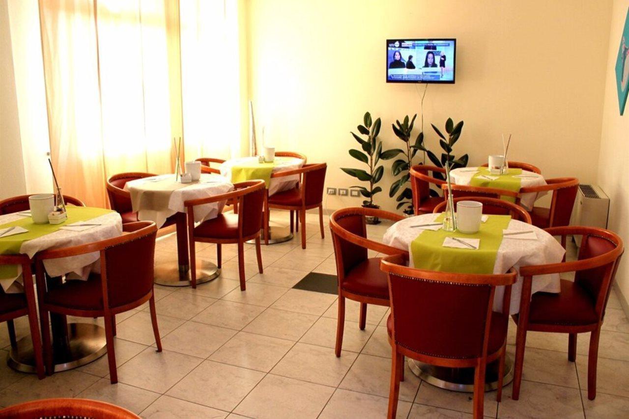 Leonardo Hotel Парма Екстериор снимка