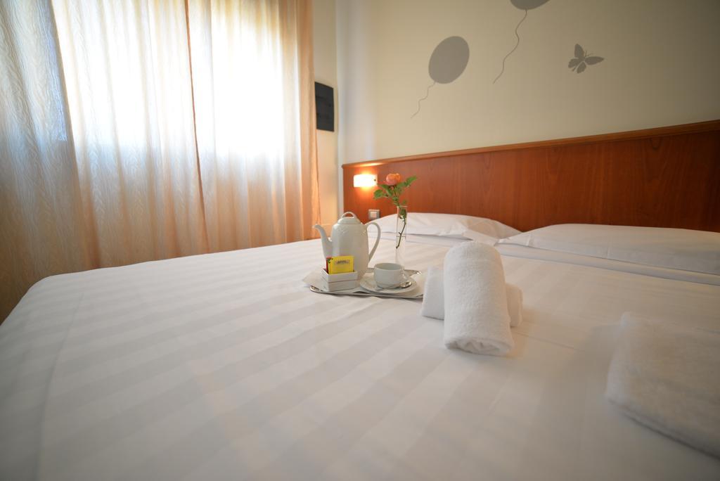 Leonardo Hotel Парма Екстериор снимка