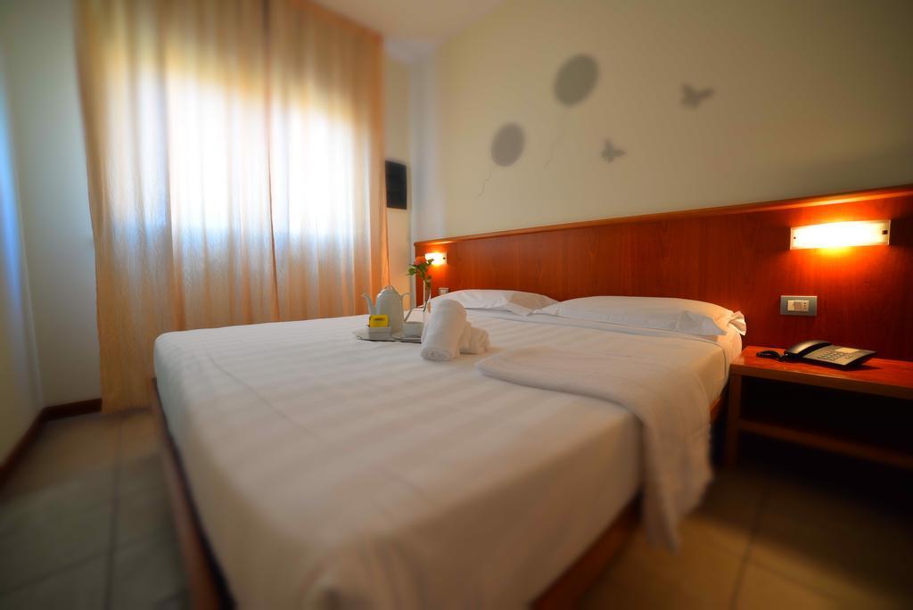 Leonardo Hotel Парма Екстериор снимка