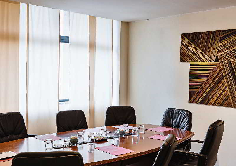Leonardo Hotel Парма Екстериор снимка