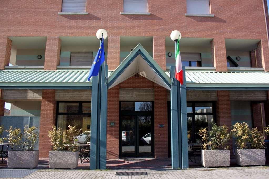 Leonardo Hotel Парма Екстериор снимка