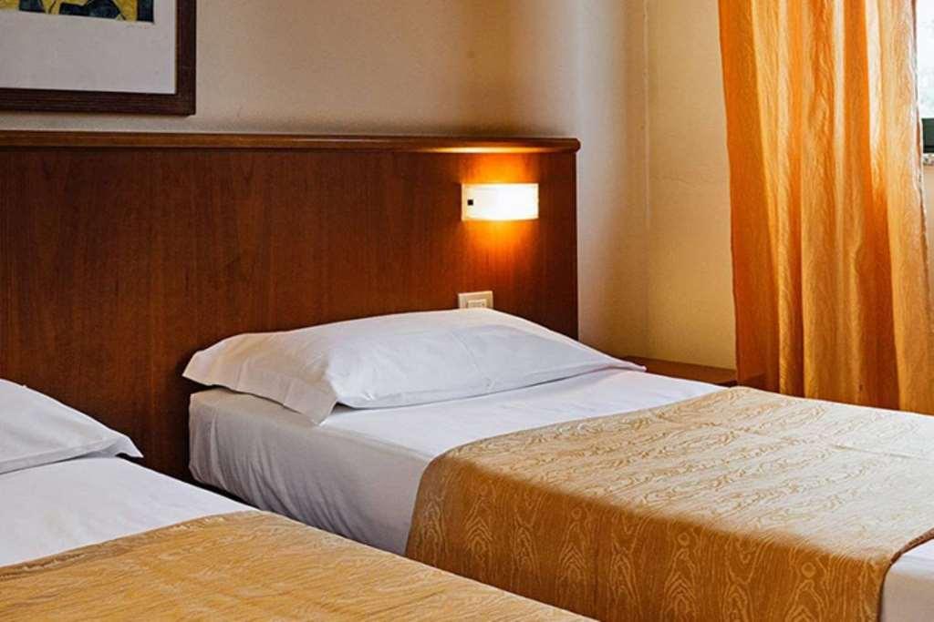 Leonardo Hotel Парма Стая снимка