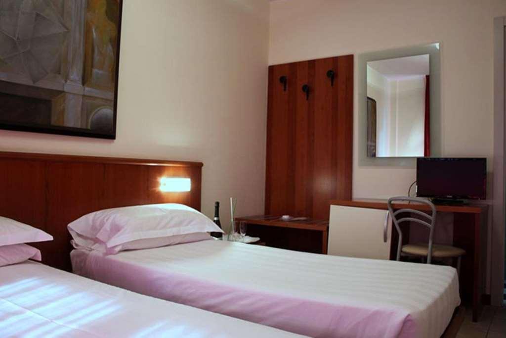 Leonardo Hotel Парма Стая снимка